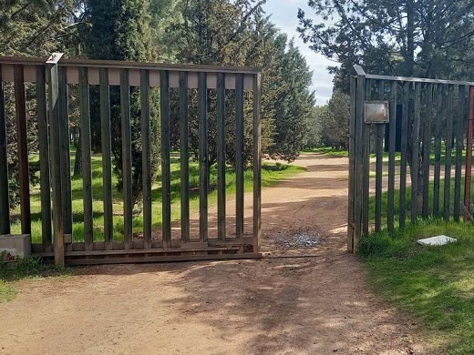 Petición para abrir la puerta de acceso al Castillo.